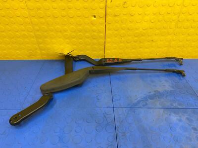 05 06 07 08 09 10 MERCEDES E-350 Front LH & RH Wiper Arm Set OEM 2118201544