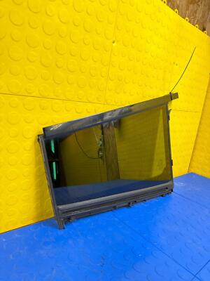 13 14 15 16 17 18 19 MERCEDES GL450 Right Rear Door Fixed Glass OEM A1667301055 13 14 15 16 17 18 19 MERCEDES GL450 Right Rear Door Fixed Glass OEM A1667301055