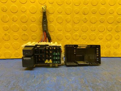 11 12 13 14 15 16 17 18 VOLVO XC60 Trunk Fuse Box OEM 30765336