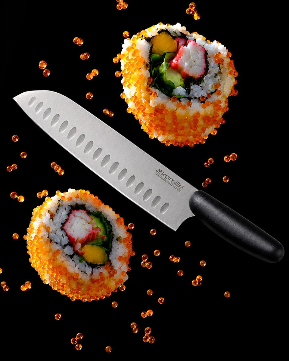 Ostre ostrze noża Santoku Kamille ze stali nierdzewnej