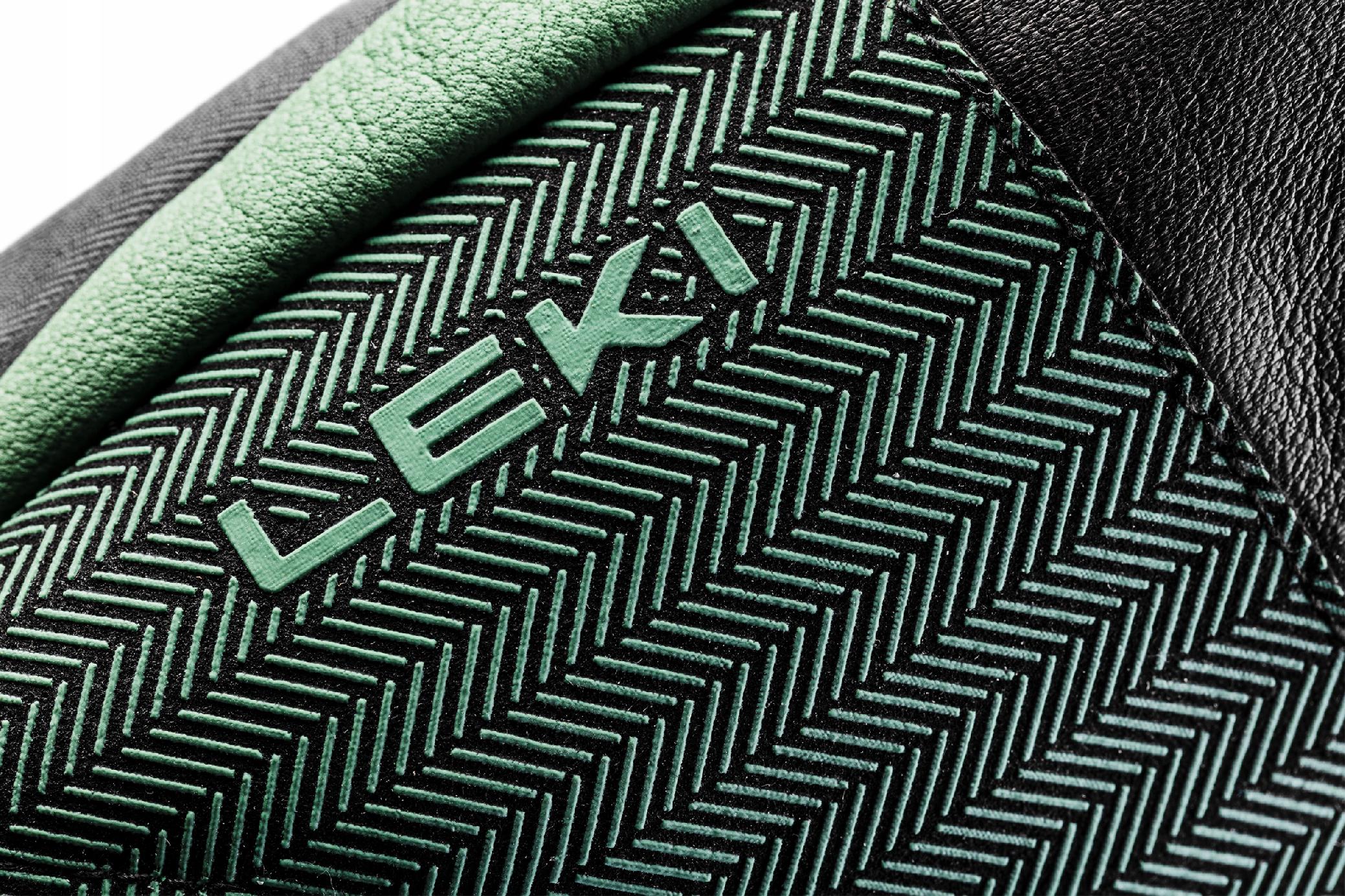 205edff342e558de8a588abe460b3ec8.jpg