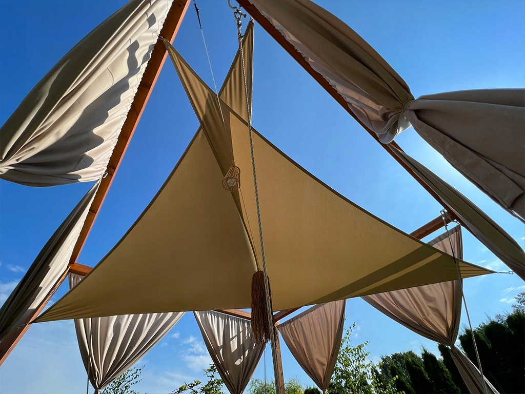 ŻAGIEL PRZECIWSŁONECZNY WODOSZCZELNY PREMIUM TRÓJKĄT BEŻOWY 1,4X1,4X2,0