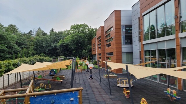 ŻAGIEL PRZECIWSŁONECZNY OGRODOWY BARDZO MOCNY HDPE TRÓJKĄT PIASKOWY 7X7X7